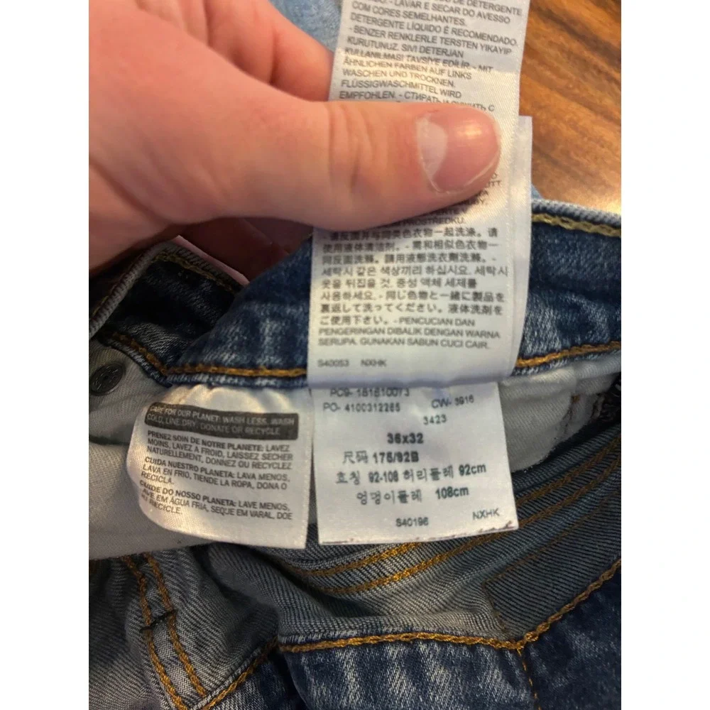 Levis 541 Athletic Taper‎ Jeans Mens 36x32 Light Wash Distressed Blue Denim 3423